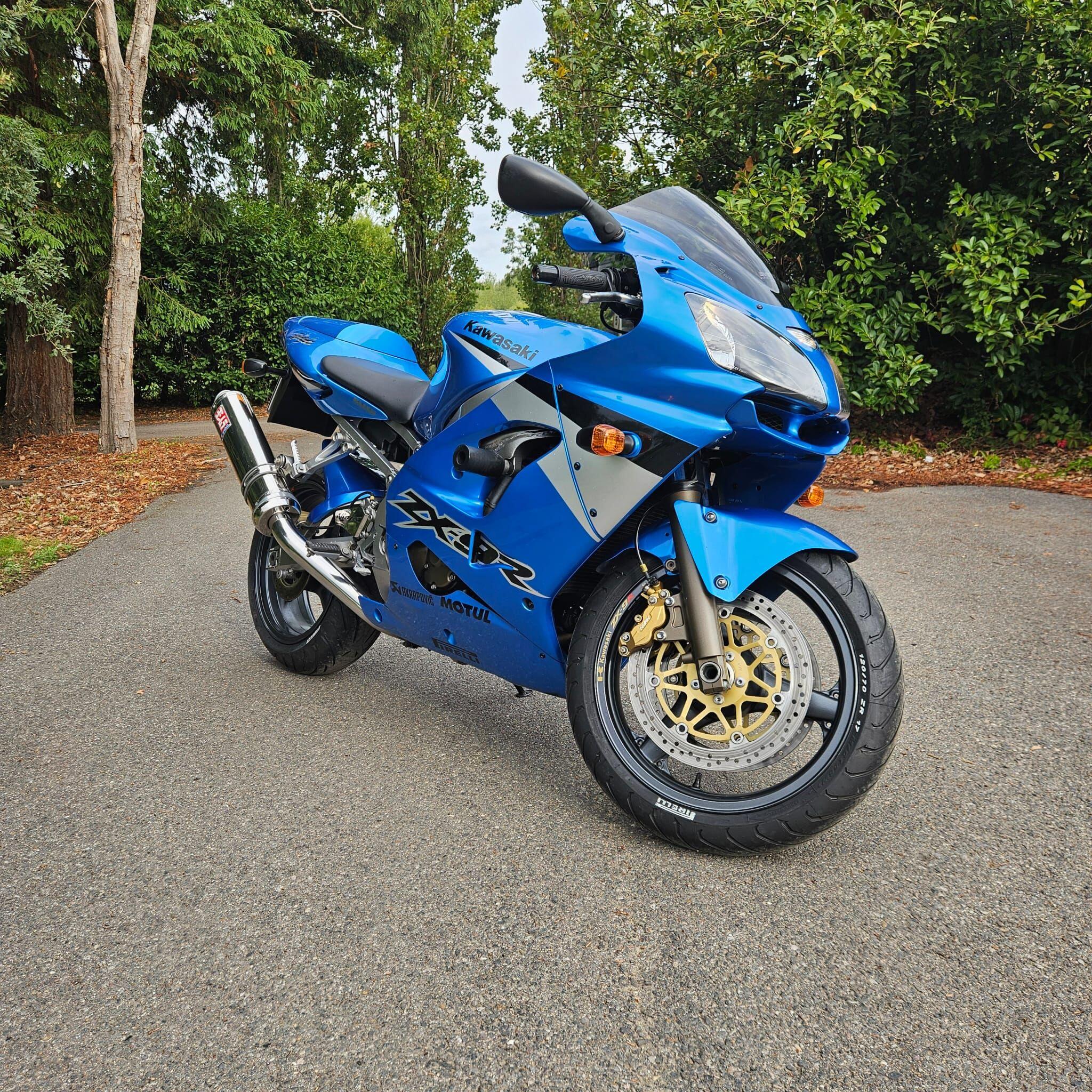 Kawasaki bikes for sale in Hertford | AutoTrader Bikes